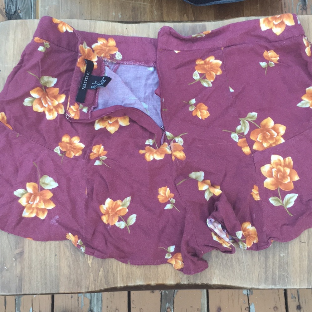 Flowy floral cloth shorts forever 21